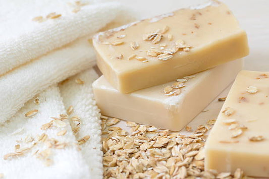 Soothing Honey and Oats Soap Bar